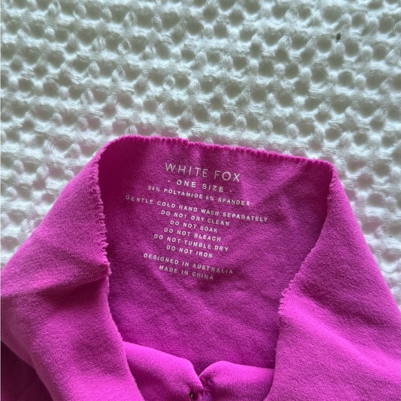 White Fox Triggered Crop Top Hot Pink - Picture 3 of 3